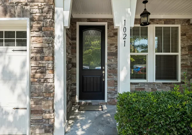 Photo 2 of Townhouse for sale at 1021 Livingstone Ln, Mount Juliet, TN 37122 | MLS# 3542788 | Listing updated on 2026-09-06