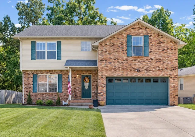Photo 2 of Single family home for sale at 1528 Apache Way, Clarksville, TN 37042 | MLS# 3542814 | Listing updated on 2026-10-15