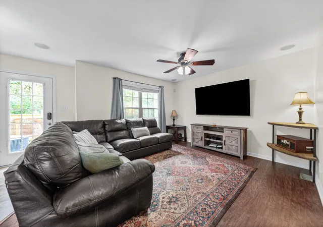 Photo 1 of Single family home for sale at 1528 Apache Way, Clarksville, TN 37042 | MLS# 3542814 | Listing updated on 2026-10-15