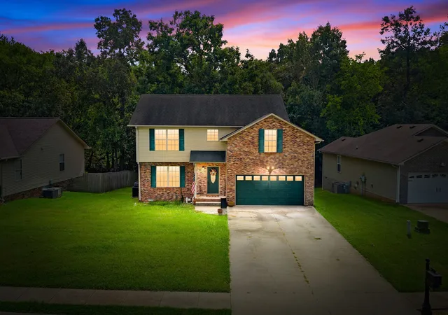 Photo 1 of Single family home for sale at 1528 Apache Way, Clarksville, TN 37042 | MLS# 3542814 | Listing updated on 2026-10-15