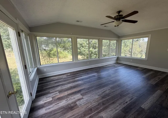 Photo 3 of Single family home for sale at 824 Pleasant View Dr, Dandridge, TN 37725 | MLS# 3542825 | Listing updated on 2026-09-06