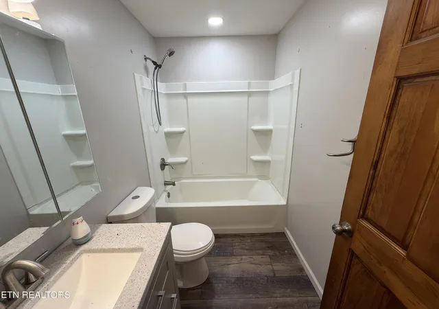 Photo 4 of Single family home for sale at 824 Pleasant View Dr, Dandridge, TN 37725 | MLS# 3542825 | Listing updated on 2026-09-06