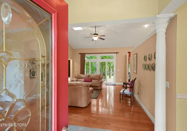 Photo 2 of Single family home for sale at 18 Mountain View Cir, Crossville, TN 38558 | MLS# 3545802 | Listing updated on 2026-09-14