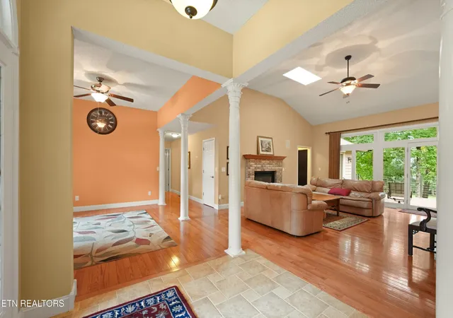 Photo 3 of Single family home for sale at 18 Mountain View Cir, Crossville, TN 38558 | MLS# 3545802 | Listing updated on 2026-09-14