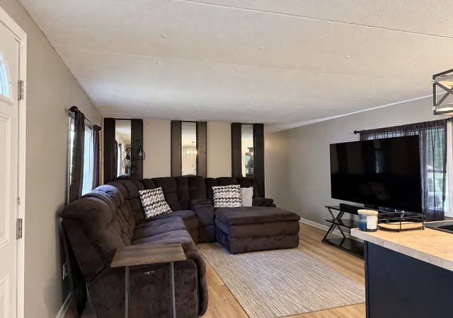 Photo 3 of Manufactured home for sale at 136 B Hall Rd, Cadiz, KY 42211 | MLS# 3542889 | Listing updated on 2026-09-06