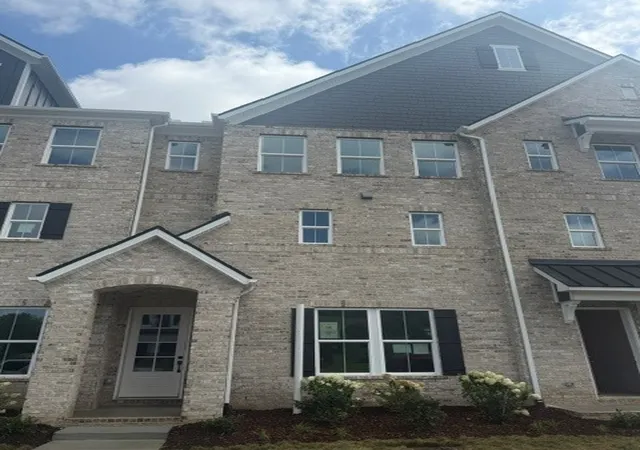 Photo 2 of Sale Pending at 5608 Redcliffe Aly, Thompsons Station, TN 37179 | MLS# 3542868 | Listing updated on 2026-09-06