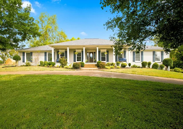 Photo 1 of Sale Pending at 8210 Brentview Ct, Brentwood, TN 37027 | MLS# 3544433 | Listing updated on 2026-10-05