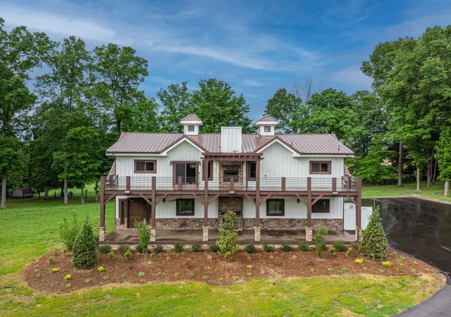 Photo 1 of Mansion for sale at 1224 Hangar Rd, Springfield, TN 37172 | MLS# 3542903 | Listing updated on 2026-09-07