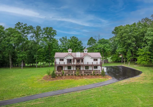 Photo 2 of Single family home for sale at 1224 Hangar Rd, Springfield, TN 37172 | MLS# 3542903 | Listing updated on 2026-09-07