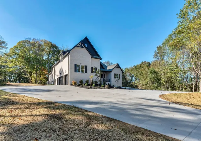 Photo 3 of Single family home for sale at 1000 Hogans Branch Rd, Hendersonville, TN 37075 | MLS# 3542905 | Listing updated on 2026-10-08