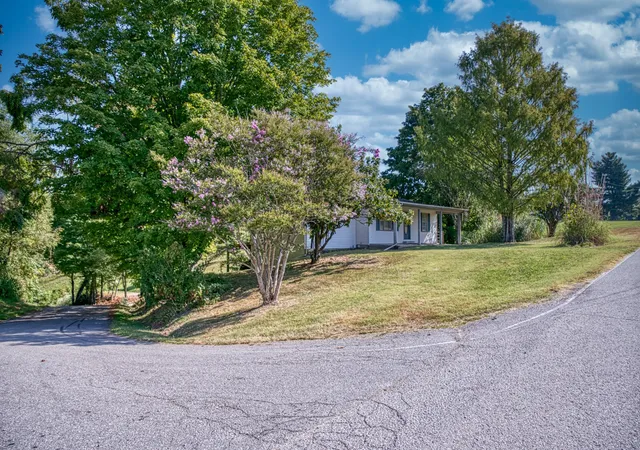 Photo 2 of Sale Pending at 7334 Pleasant Ridge Rd, Sparta, TN 38583 | MLS# 3542923 | Listing updated on 2026-09-08