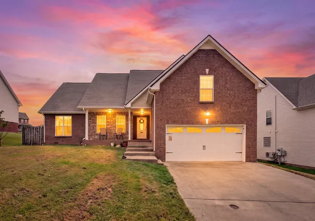 Photo 1 of Single family home for sale at 1809 Patricia Dr, Clarksville, TN 37040 | MLS# 3542924 | Listing updated on 2026-09-16