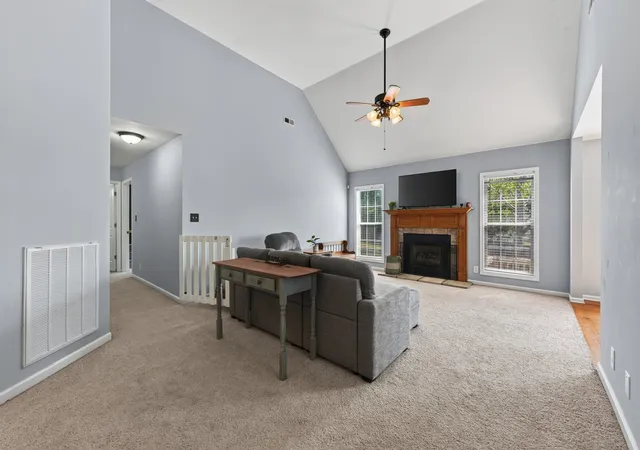 Photo 4 of Single family home for sale at 1809 Patricia Dr, Clarksville, TN 37040 | MLS# 3542924 | Listing updated on 2026-09-16