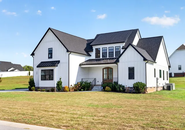 Photo 3 of Single family home for sale at 105 Sarah Frances Ct, Clarksville, TN 37043 | MLS# 3542966 | Listing updated on 2026-09-30