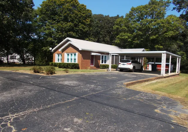 Photo 1 of Sale Pending at 258 Washington Ave, Camden, TN 38320 | MLS# 3542977 | Listing updated on 2026-09-24