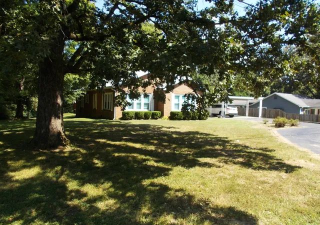 Photo 3 of Sale Pending at 258 Washington Ave, Camden, TN 38320 | MLS# 3542977 | Listing updated on 2026-09-24