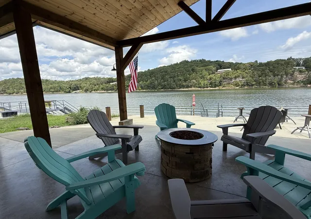 Single family home for sale at 188 S River Front Dr, Clifton, TN 38425 | MLS# 3542978