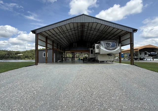 Photo 3 of Single family home for sale at 188 S River Front Dr, Clifton, TN 38425 | MLS# 3542978 | Listing updated on 2026-10-07