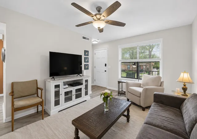 Photo 4 of Condo for sale at 352 Deer Lake Dr, Nashville, TN 37221 | MLS# 3546285 | Listing updated on 2026-09-17