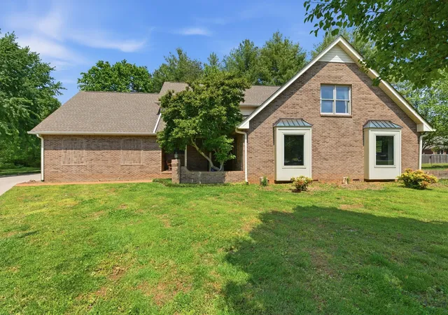 Single family home for sale at 252 Newcastle Dr, Murfreesboro, TN 37129 | MLS# 3592063