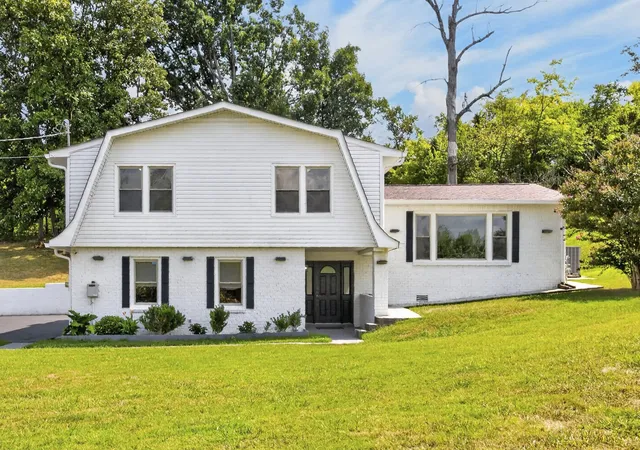 Photo 1 of Single family home for sale at 118 Catalpa Dr, Mount Juliet, TN 37122 | MLS# 3542999 | Listing updated on 2026-09-07