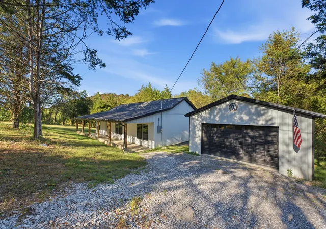 Photo 3 of Single family home for sale at 9 Boston Ln, Carthage, TN 37030 | MLS# 3615729 | Listing updated on 2026-10-10