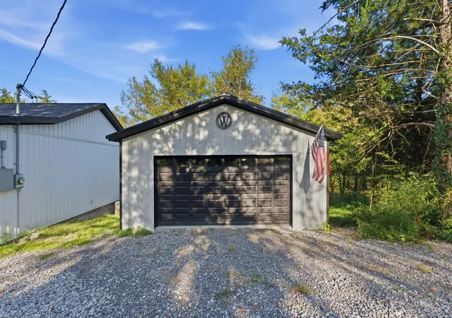 Photo 3 of Single family home for sale at 9 Boston Ln, Carthage, TN 37030 | MLS# 3615729 | Listing updated on 2026-10-10