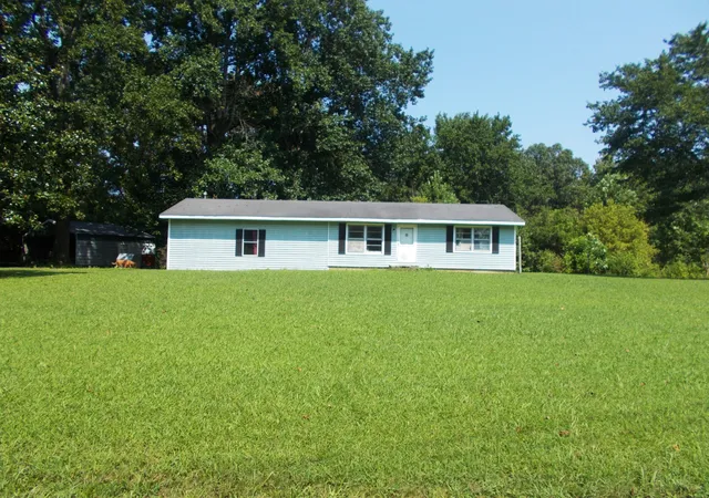 Photo 2 of Single family home for sale at 1955 Roundhouse Rd, Hollow Rock, TN 38342 | MLS# 3543016 | Listing updated on 2026-09-26