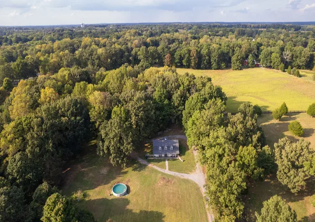Photo 1 of Single family home for sale at 401 South Rd, Cottontown, TN 37048 | MLS# 3593560 | Listing updated on 2026-10-02