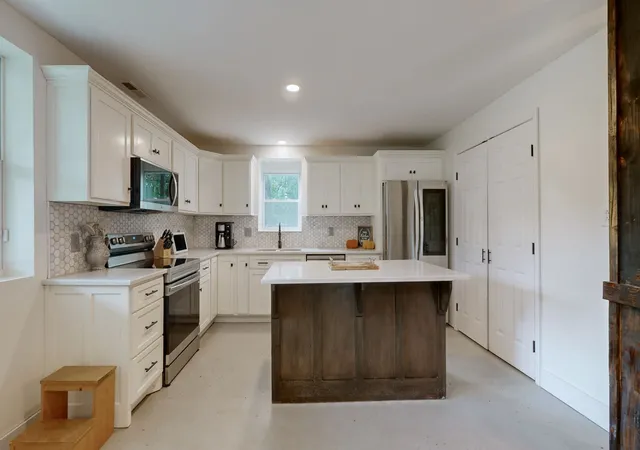 Photo 3 of Single family home for sale at 401 South Rd, Cottontown, TN 37048 | MLS# 3593560 | Listing updated on 2026-10-02