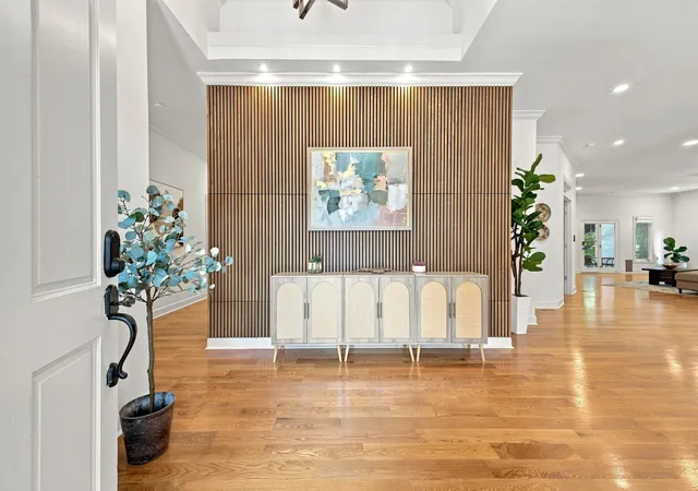 Photo 3 of Mansion for sale at 714 Hillwood Blvd, Nashville, TN 37205 | MLS# 3544912 | Listing updated on 2026-10-06