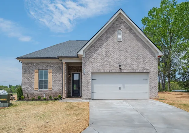 Photo 3 of Single family home for sale at 974 Hunters Ln, Springfield, TN 37172 | MLS# 3543149 | Listing updated on 2026-10-07