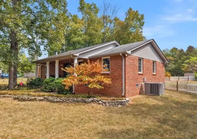 Photo 3 of Single family home for sale at 2217 Quarry Rd, Mount Juliet, TN 37122 | MLS# 3543065 | Listing updated on 2026-09-14