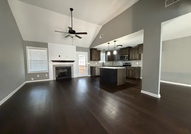 Photo 3 of Single family home for sale at 806 Rushing Dr, Clarksville, TN 37042 | MLS# 3618863 | Listing updated on 2026-10-10