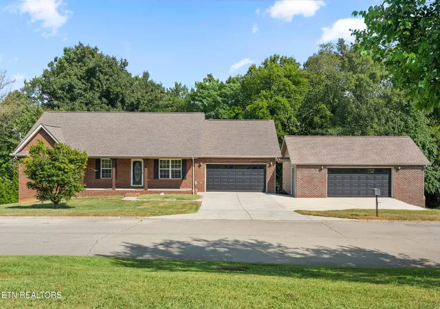 Photo 2 of Single family home for sale at 1737 Sharp Dr, Lenoir City, TN 37771 | MLS# 3543106 | Listing updated on 2026-09-07