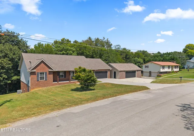 Photo 3 of Single family home for sale at 1737 Sharp Dr, Lenoir City, TN 37771 | MLS# 3543106 | Listing updated on 2026-09-07