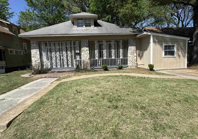 Photo 3 of Single family home for sale at 1570 E Mclemore Ave, Memphis, TN 38106 | MLS# 3543110 | Listing updated on 2026-09-07