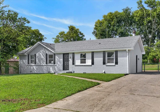 Photo 2 of Single family home for sale at 117 Susan St, Clarksville, TN 37042 | MLS# 3598268 | Listing updated on 2026-10-13