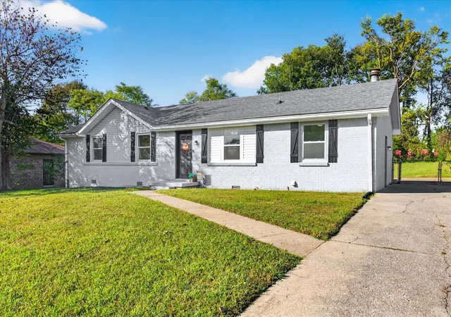 Photo 1 of Single family home for sale at 117 Susan St, Clarksville, TN 37042 | MLS# 3598268 | Listing updated on 2026-10-21