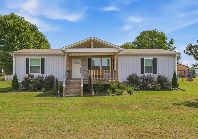 Photo 1 of Manufactured home for sale at 136 Hawkins Dr, Smithville, TN 37166 | MLS# 3543120 | Listing updated on 2026-09-12