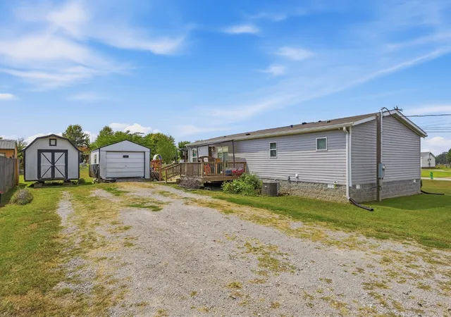 Photo 19 of Manufactured home for sale at 136 Hawkins Dr, Smithville, TN 37166 | MLS# 3543120 | Listing updated on 2026-09-12