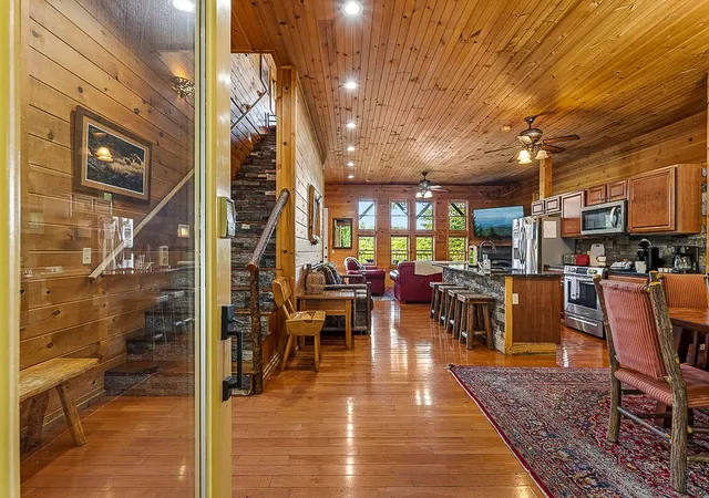 Photo 3 of Single family home for sale at 1389 N Baden Dr, Gatlinburg, TN 37738 | MLS# 3543125 | Listing updated on 2026-09-08