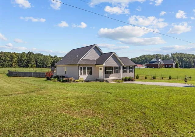 Photo 3 of Single family home for sale at 409 Pruett Rd, Dickson, TN 37055 | MLS# 3543139 | Listing updated on 2026-09-17