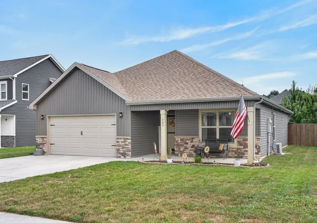 Photo 1 of Single family home for sale at 263 Crusaw Dr, Clarksville, TN 37043 | MLS# 3543203 | Listing updated on 2026-10-07