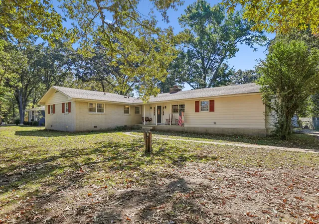 Single family home for sale at 521 Westwood Dr, Tullahoma, TN 37388 | MLS# 3547991
