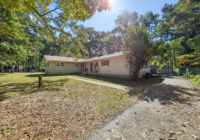 Photo 3 of Single family home for sale at 521 Westwood Dr, Tullahoma, TN 37388 | MLS# 3547991 | Listing updated on 2026-10-09