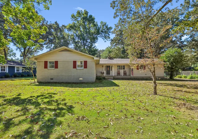 Photo 3 of Single family home for sale at 521 Westwood Dr, Tullahoma, TN 37388 | MLS# 3547991 | Listing updated on 2026-10-10