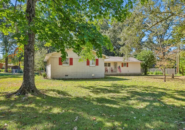 Photo 4 of Single family home for sale at 521 Westwood Dr, Tullahoma, TN 37388 | MLS# 3547991 | Listing updated on 2026-10-10
