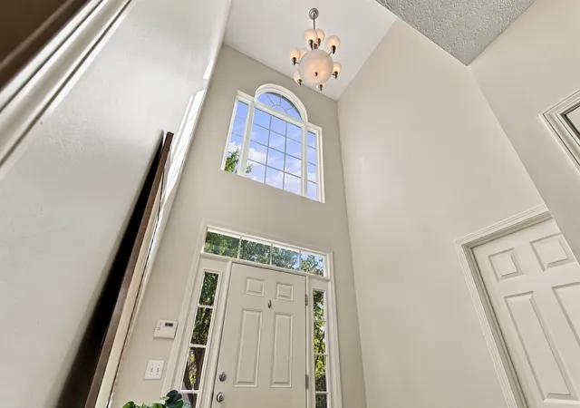 Photo 4 of Single family home for sale at 105 Lighthouse Cir, Hendersonville, TN 37075 | MLS# 3598166 | Listing updated on 2026-09-26