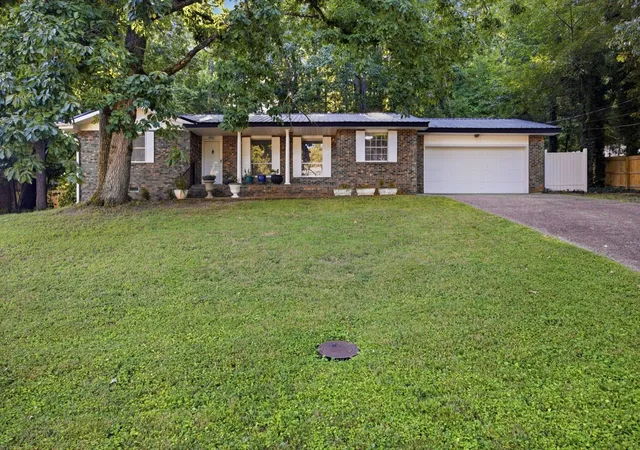 Photo 1 of Single family home for sale at 2500 Shenandoah Dr, Chattanooga, TN 37421 | MLS# 3543208 | Listing updated on 2026-09-15